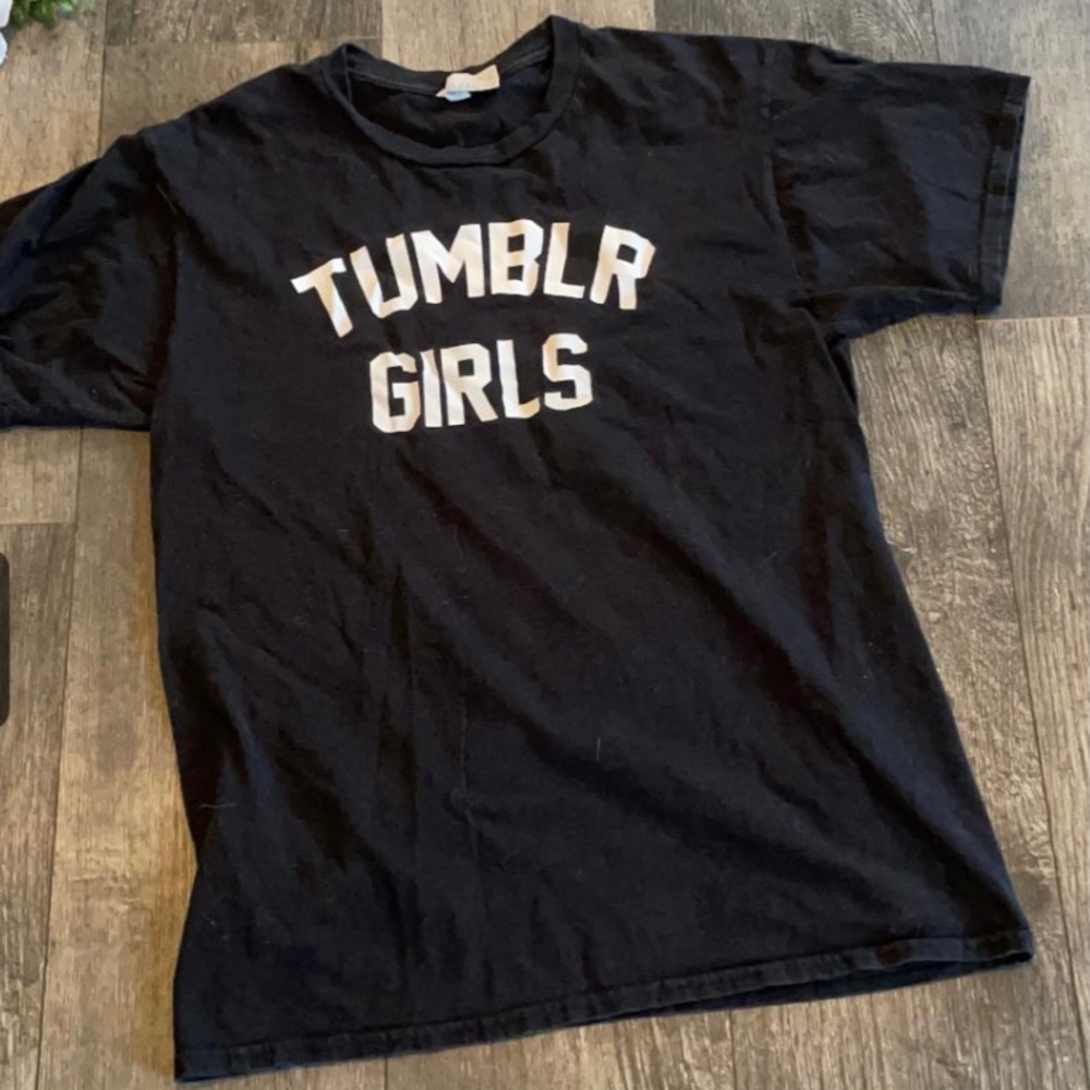Tumblr girls tee